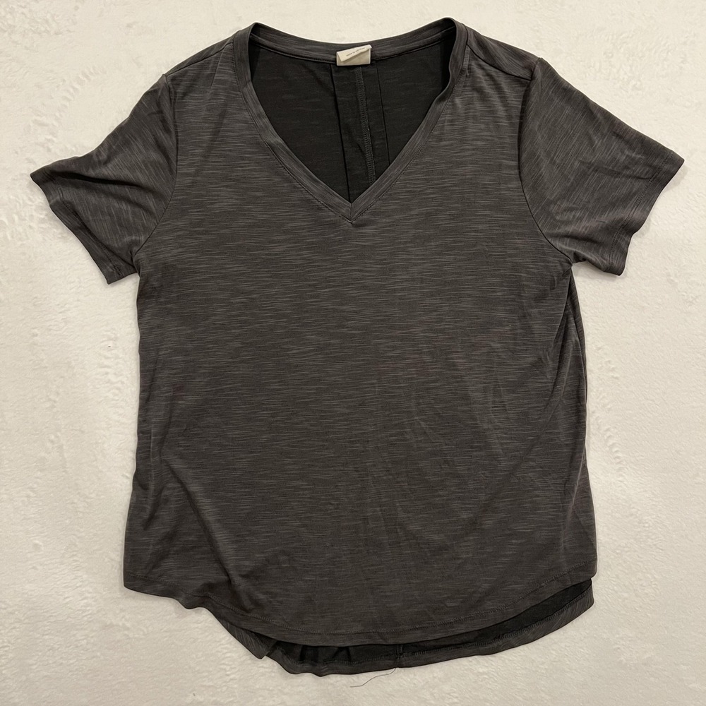 MOD REF Shirt Womens Large Gray‎ V Neck Short Sleeve Modal Blend High Low Top